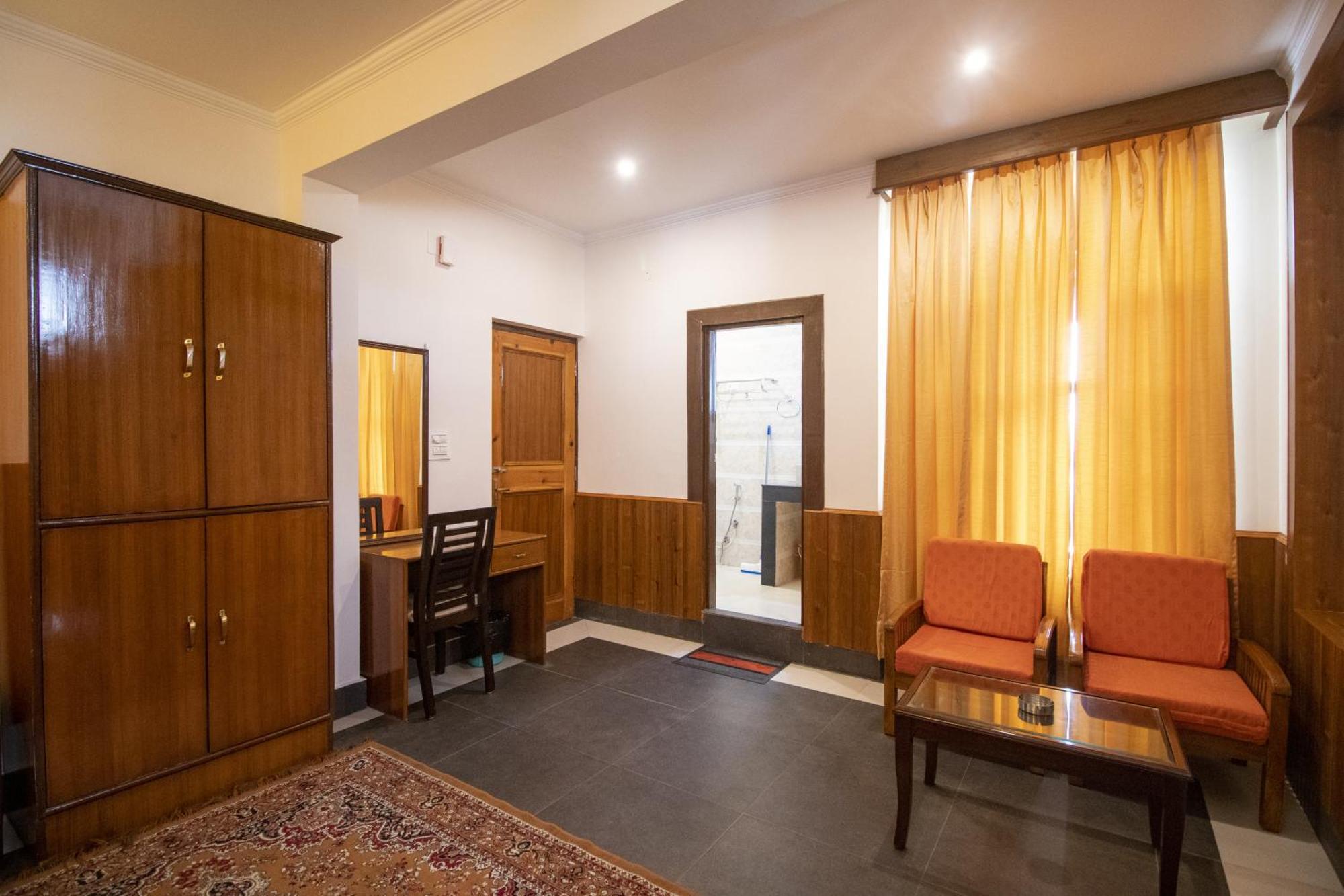 Wow Stayz2 Hotel The Lodge Dharamshala Exteriör bild