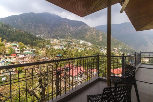 Wow Stayz2 Hotel The Lodge Dharamshala Exteriör bild