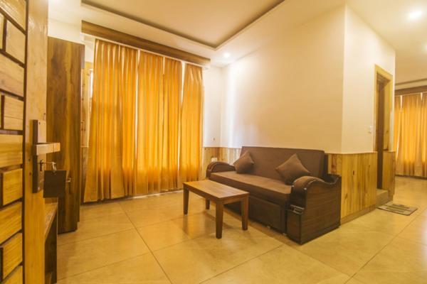 Wow Stayz2 Hotel The Lodge Dharamshala Exteriör bild