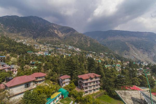 Wow Stayz2 Hotel The Lodge Dharamshala Exteriör bild