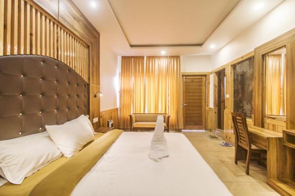 Wow Stayz2 Hotel The Lodge Dharamshala Exteriör bild