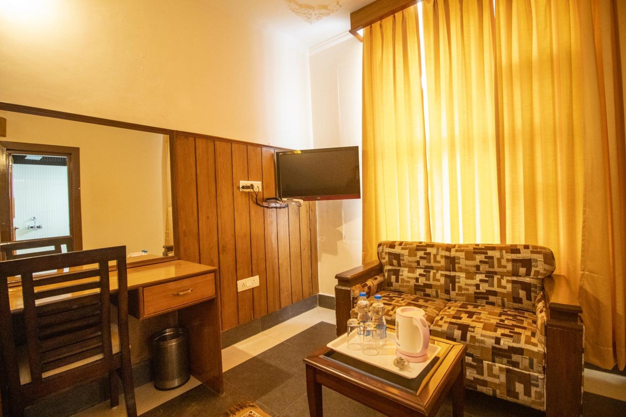 Wow Stayz2 Hotel The Lodge Dharamshala Exteriör bild