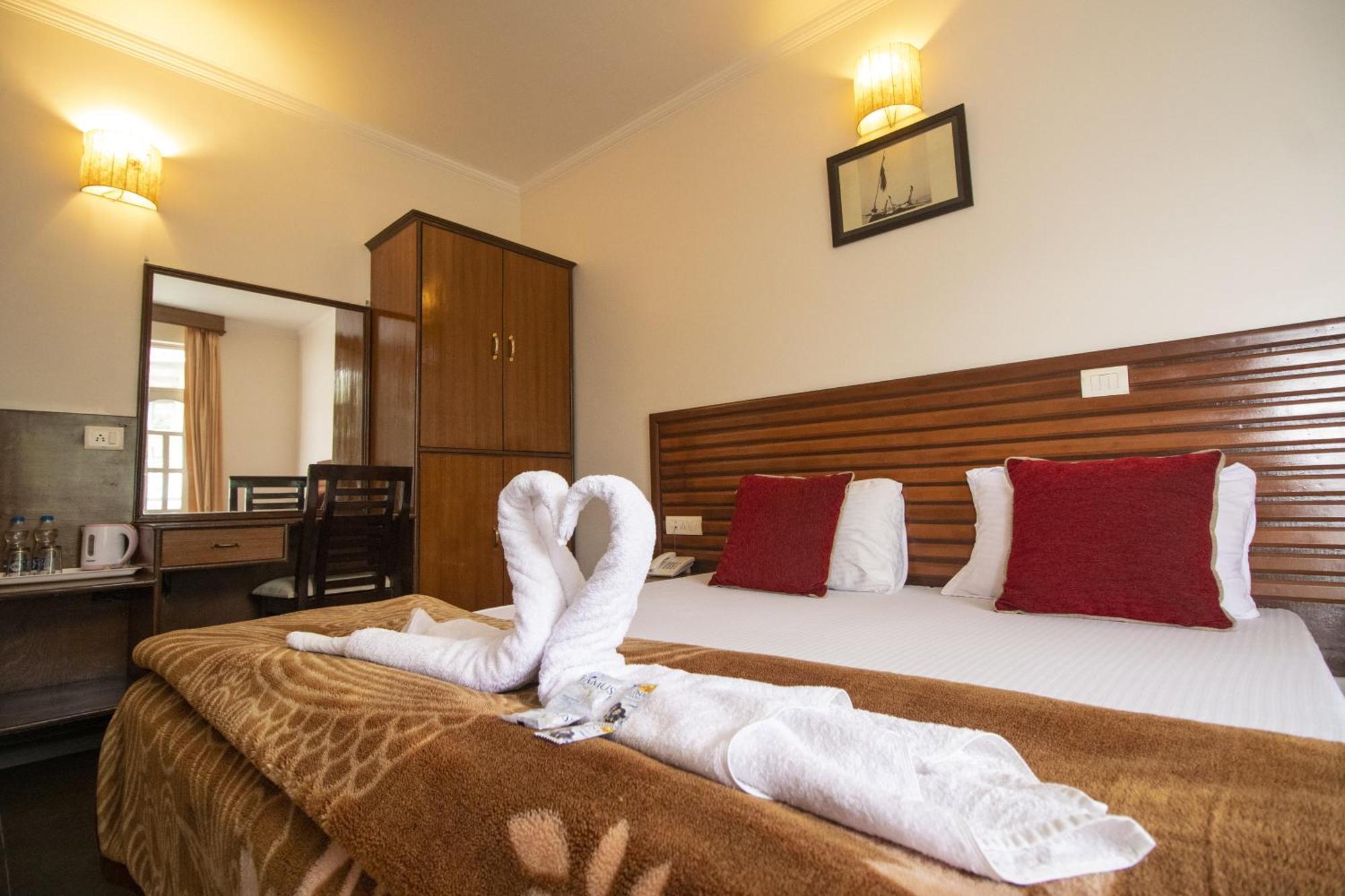 Wow Stayz2 Hotel The Lodge Dharamshala Exteriör bild