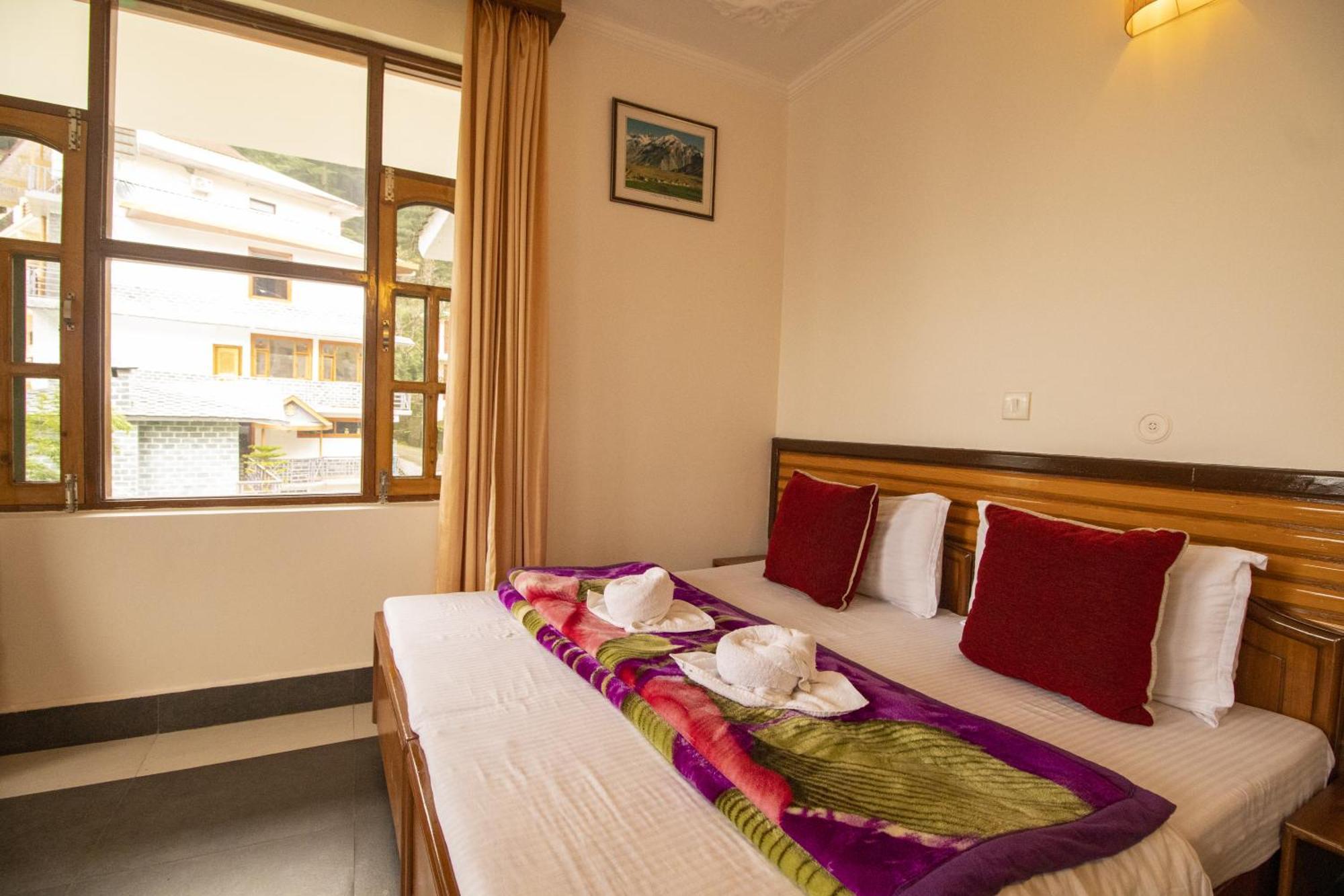 Wow Stayz2 Hotel The Lodge Dharamshala Exteriör bild